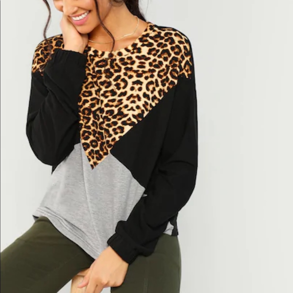 Color Block Leopard Print Pullover - Picture 5 of 6